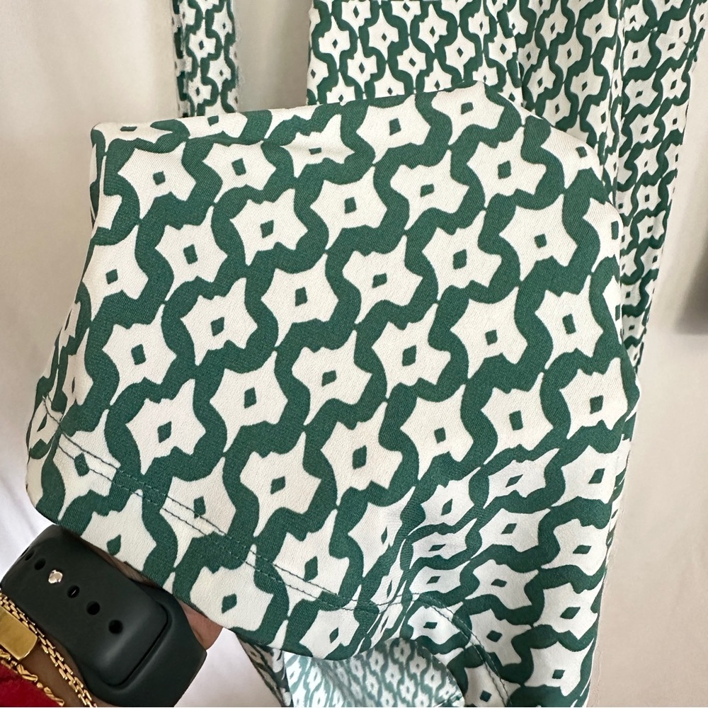Banana Republic Green & White Geometric Print Wrap Around Jersey Dress sz XL - Picture 11 of 12